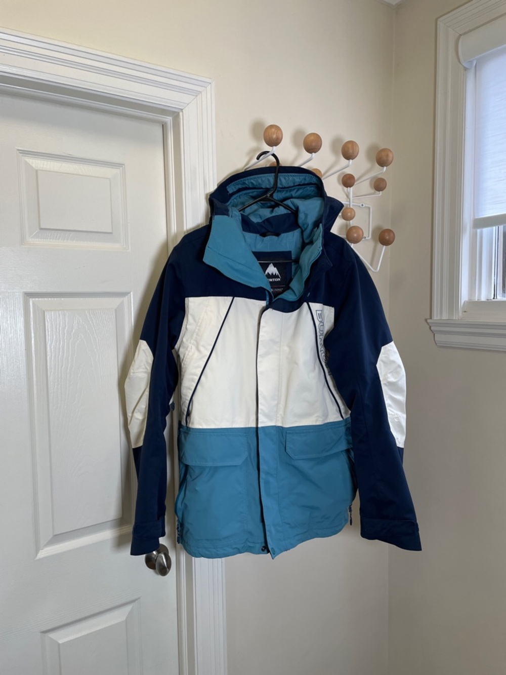 Burton - Classic outdoor Skiing Snowboarding Jacket - Blue / White  L